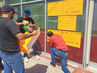 Protestan maestros por crisis en ISSSTE