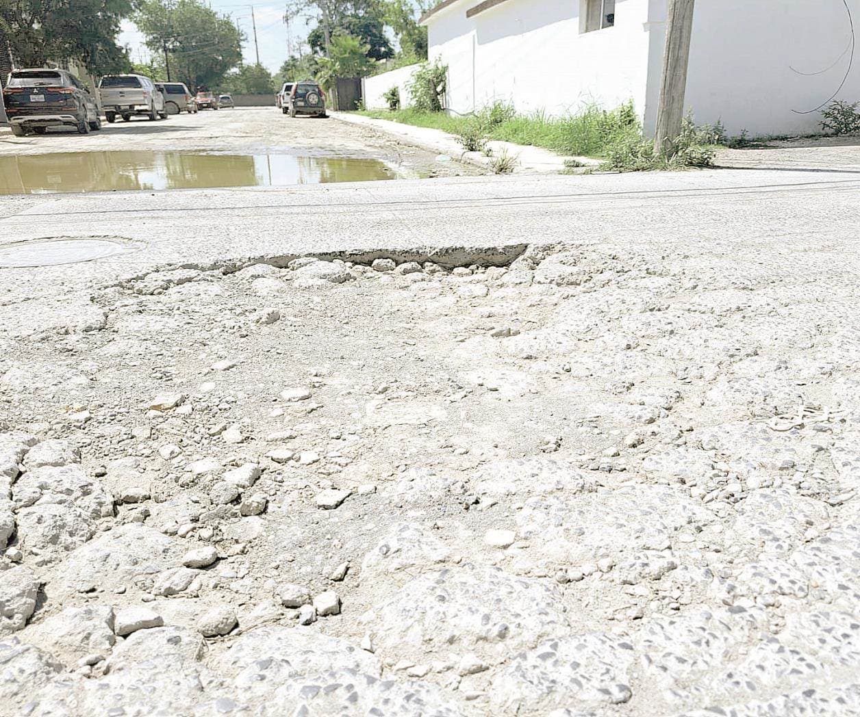 Demandan obras de pavimentación
