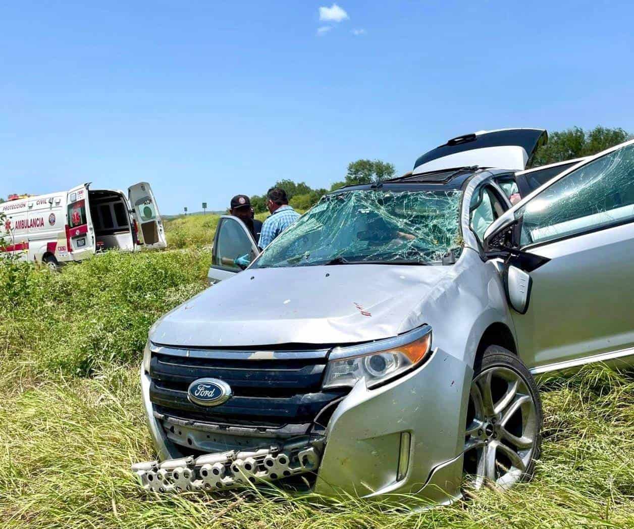 Vuelca camioneta en la Victoria–Matamoros