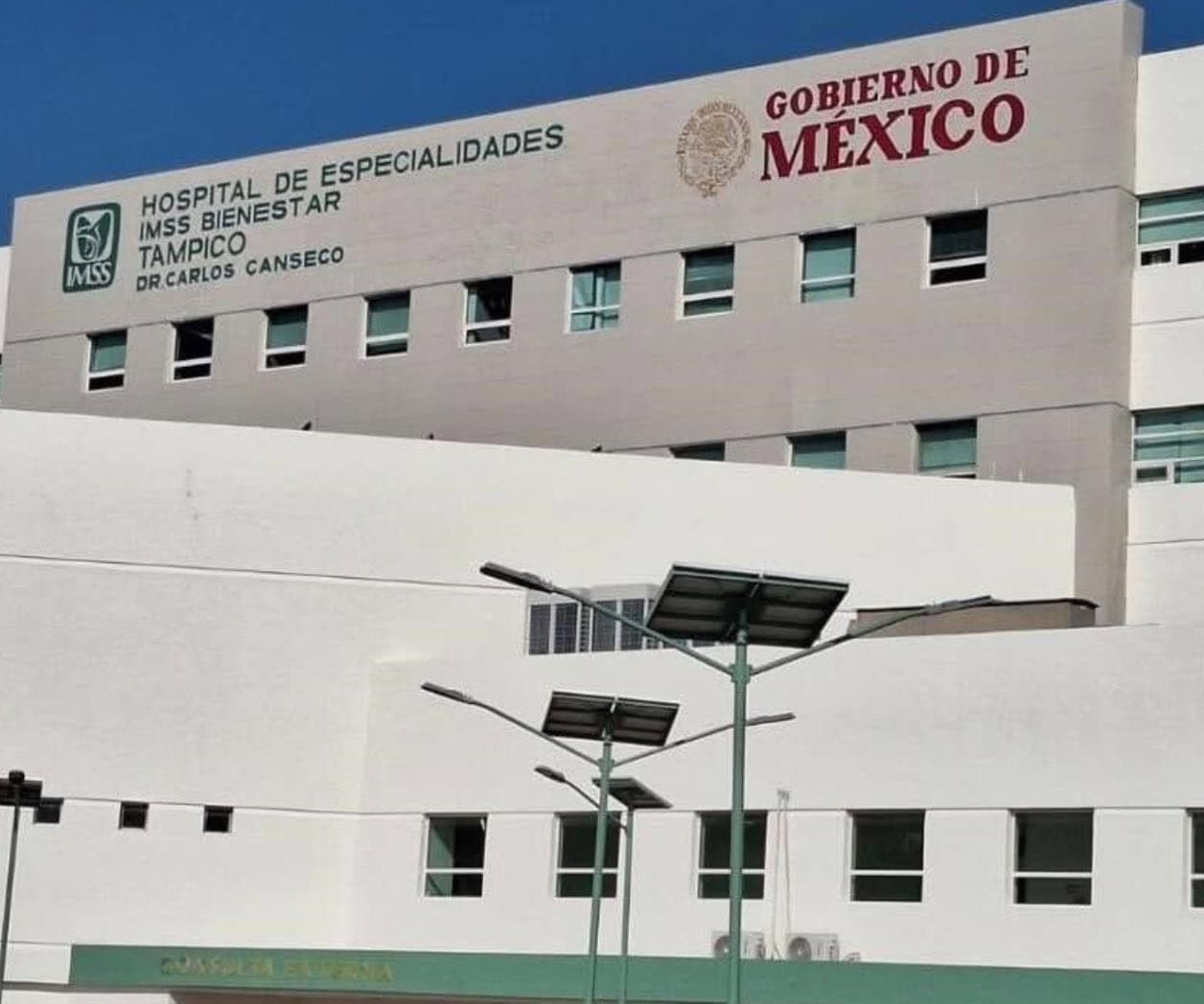 Abandonan a dos menores en el Hospital Canseco: DIF los resguarda
