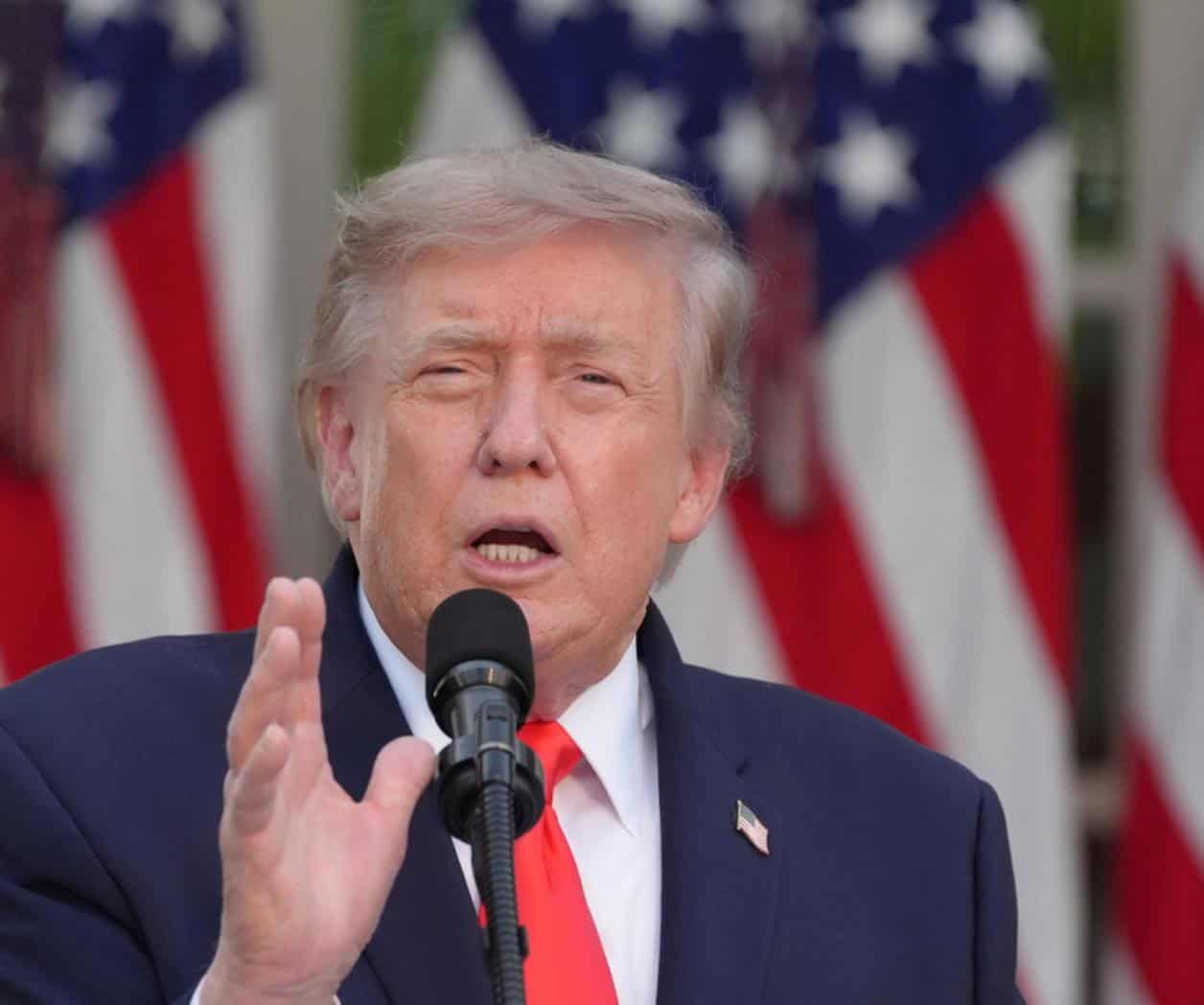 Trump amenaza con arancel de 100% a importaciones de países europeos que graven servicios digitales