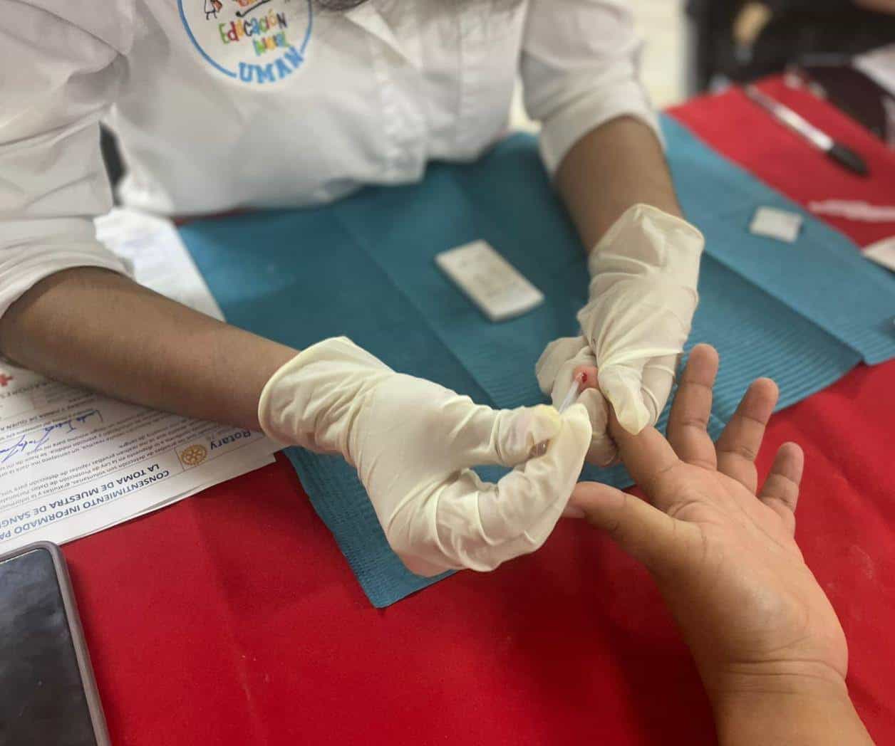 Aplican pruebas gratis de detección del VIH
