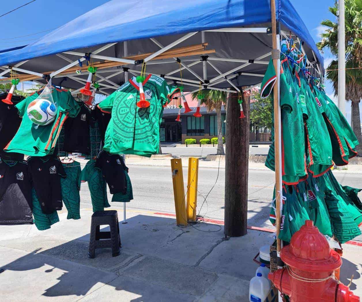 Esperan los ambulantes que el Tri reactive ventas