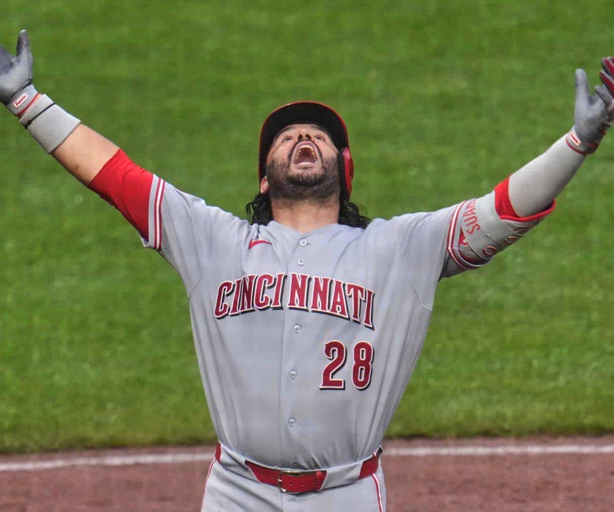 Rojos remonta y vence a Piratas