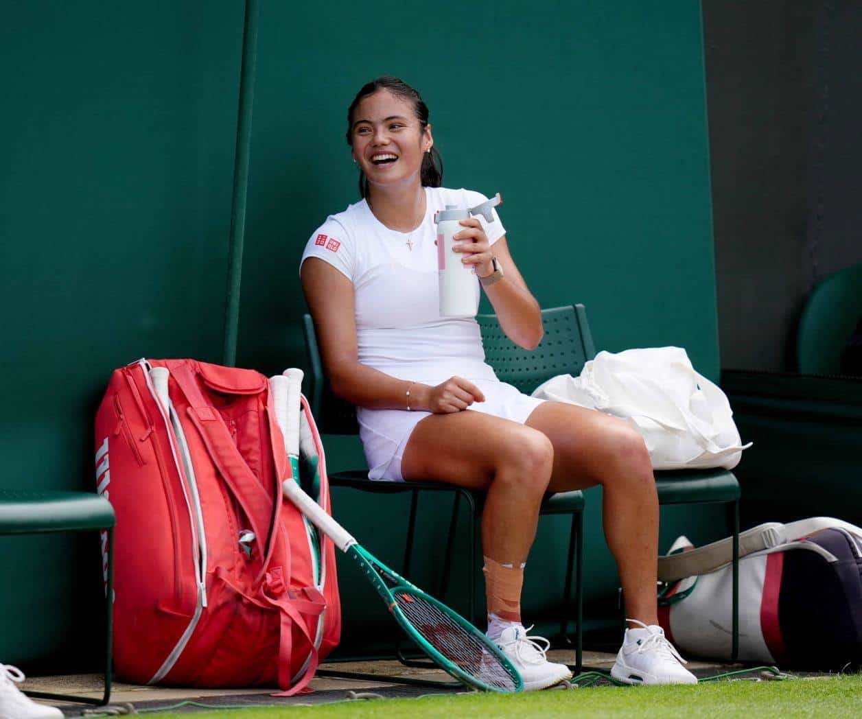 Emma Raducanu se  retira de Wimbledon