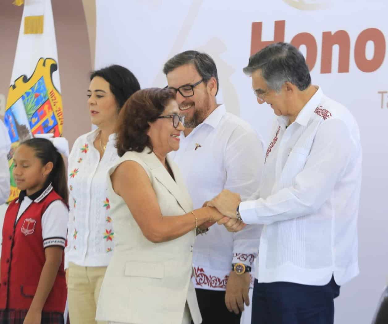 Llama Américo a impulsar una gran generación de estudiantes