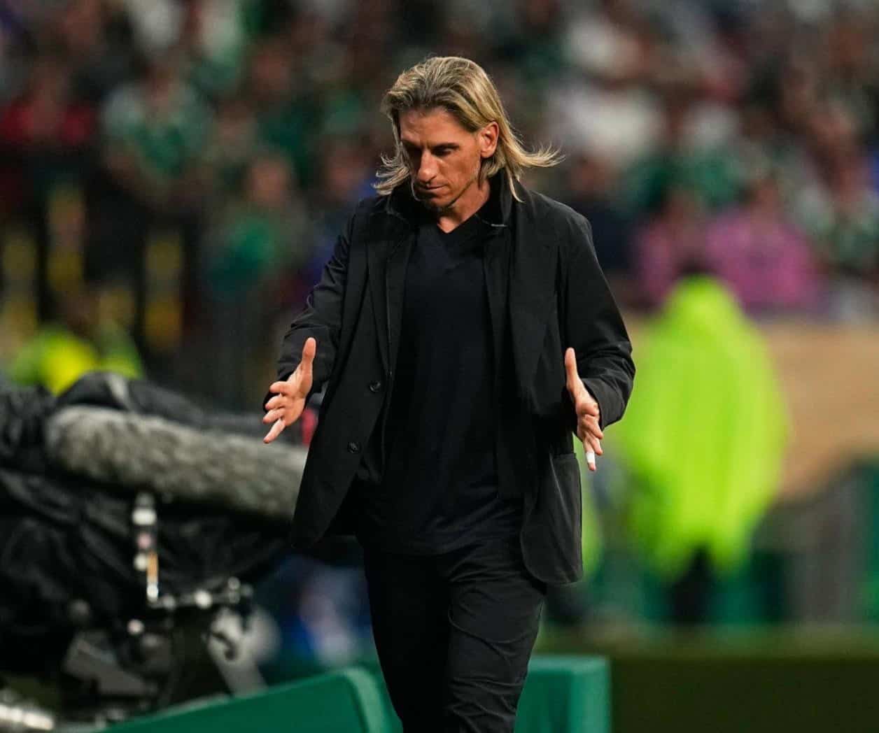 Beccacece renuncia a Ecuador tras caer ante México