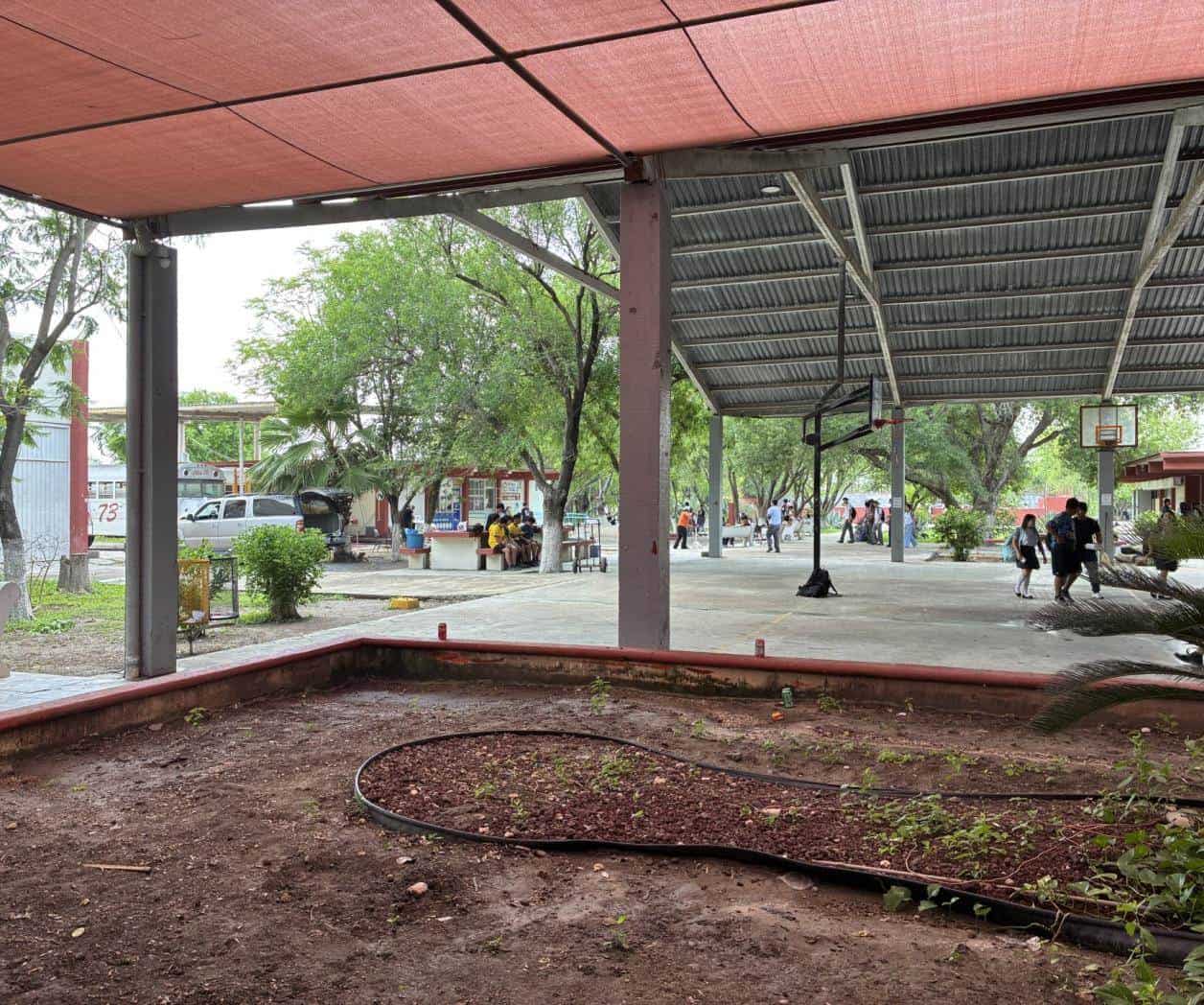 Investiga policía un ataque en escuela