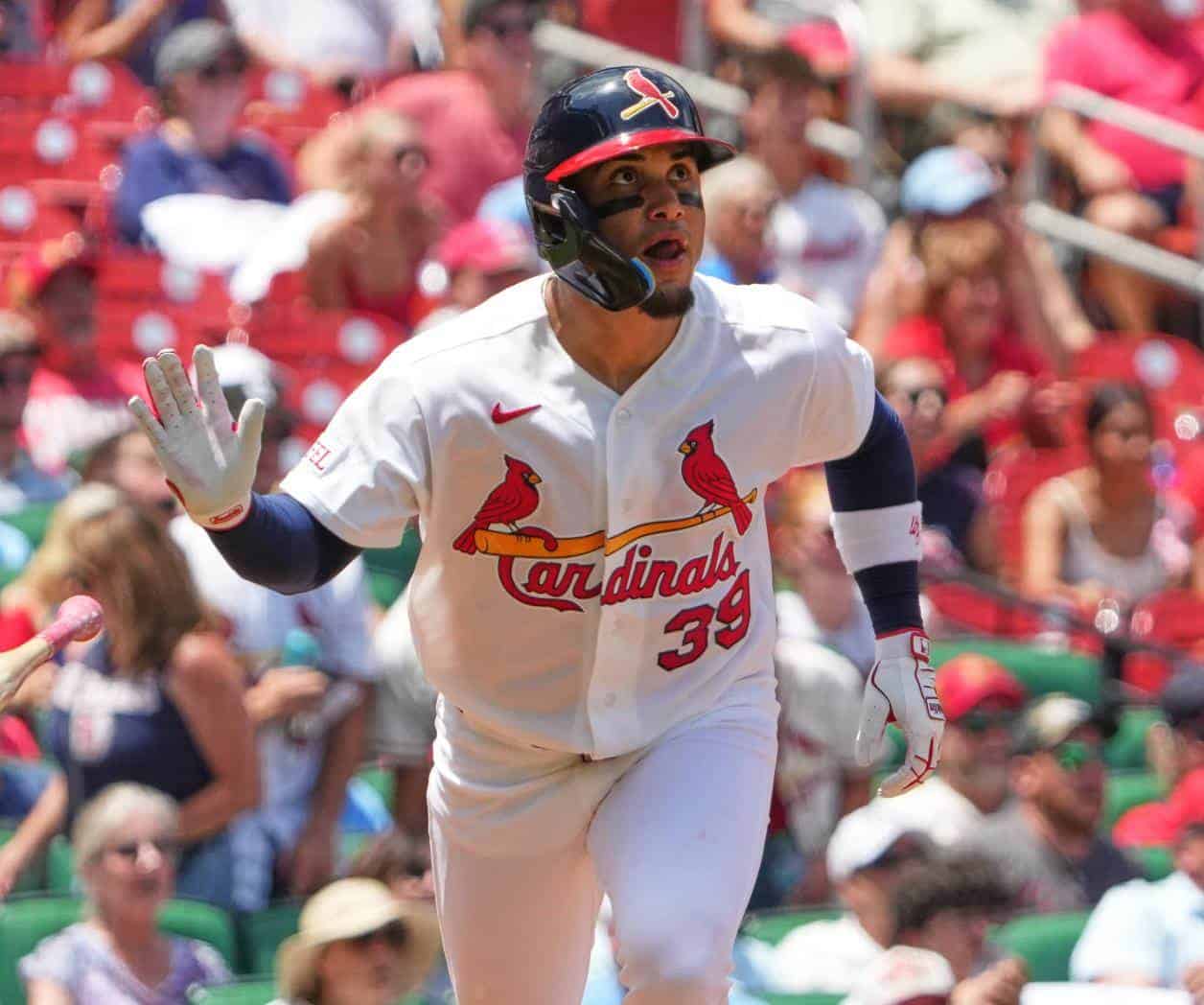 Cardenales vencen por 5-3 a unos Bravos en caída libre