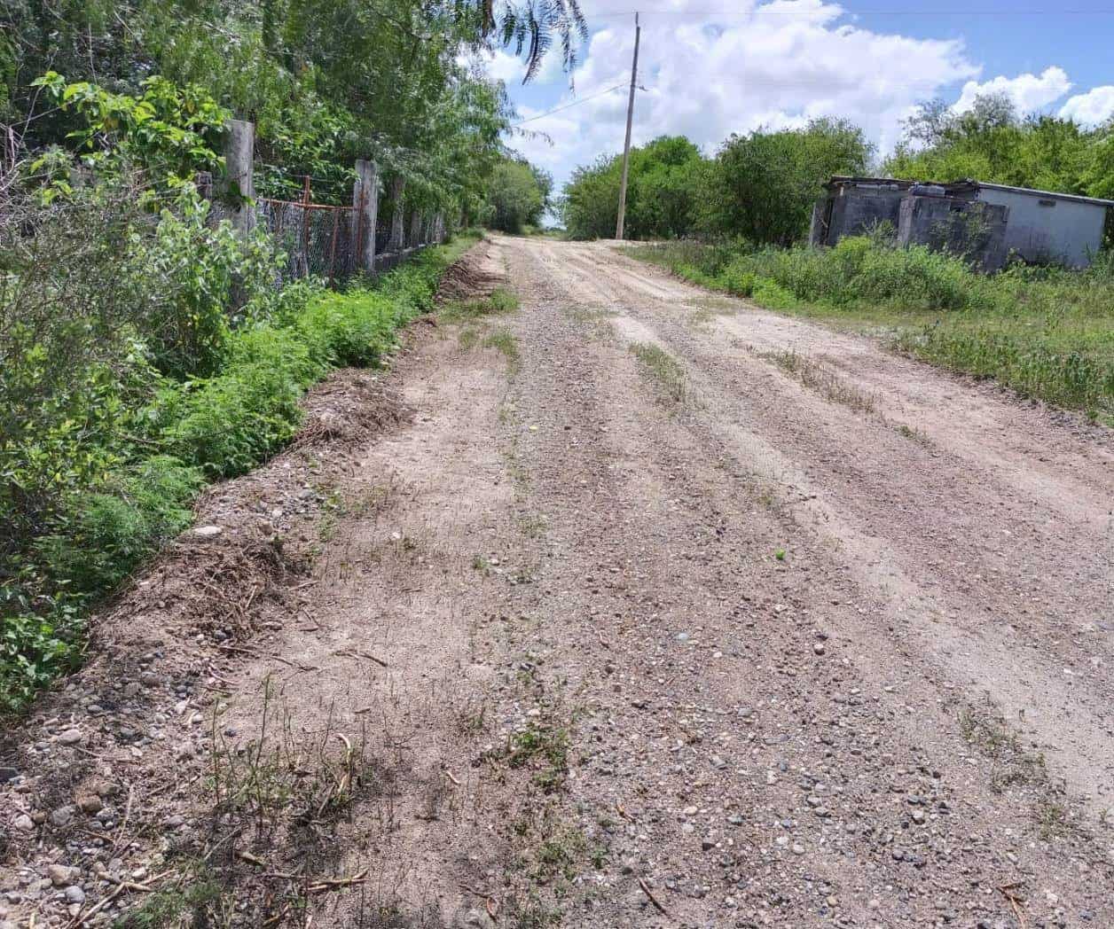 Rehabilita accesos y calles del ejido Miguel Hidalgo 1 Rehabilita accesos y calles del ejido Miguel Hidalgo 1