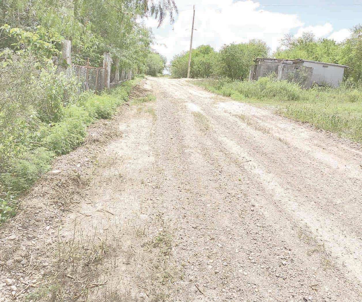 Rehabilita accesos y calles del ejido Miguel Hidalgo 1 Rehabilita accesos y calles del ejido Miguel Hidalgo 1