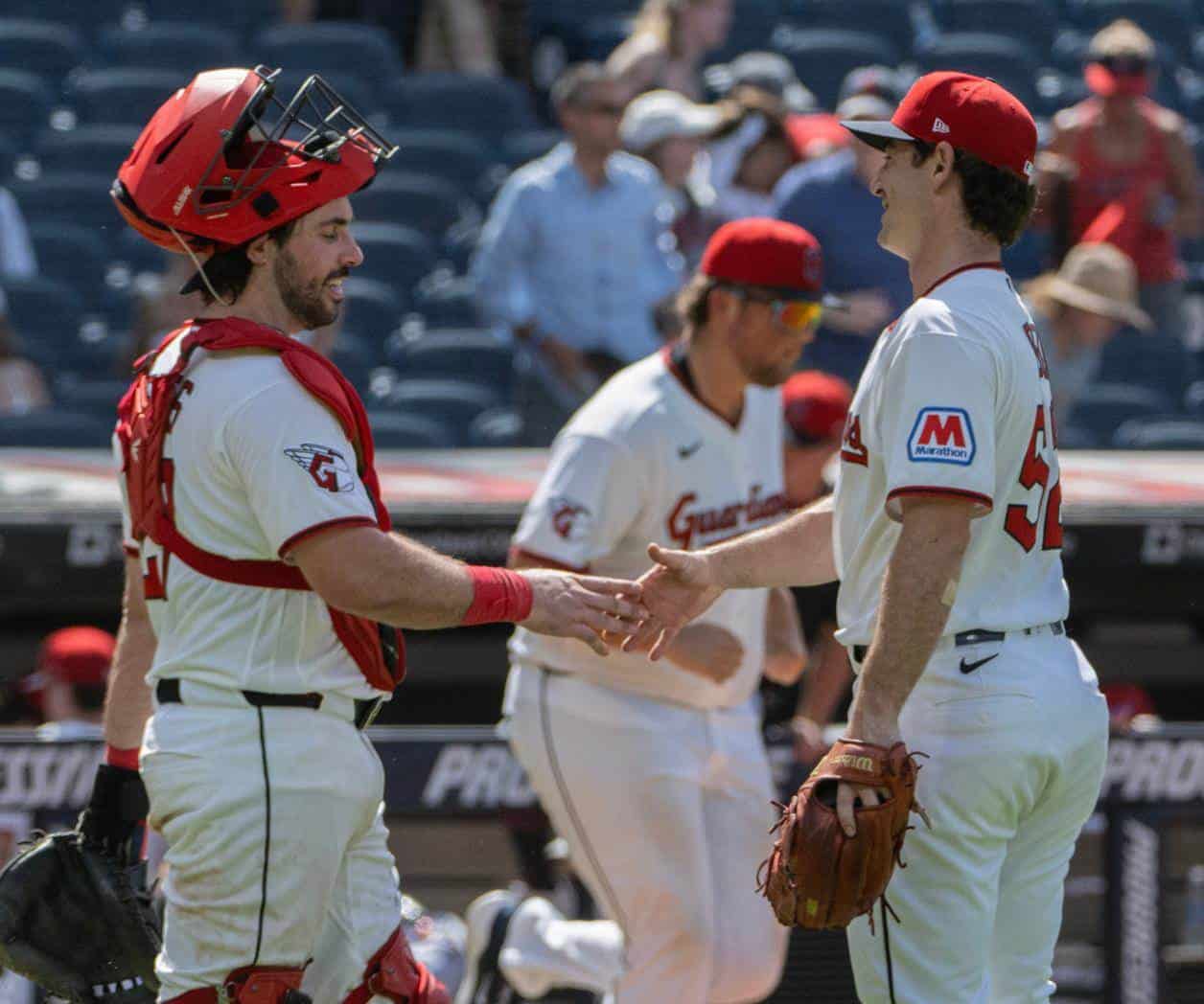 Guardianes vencen a los Rangers en el final de la serie