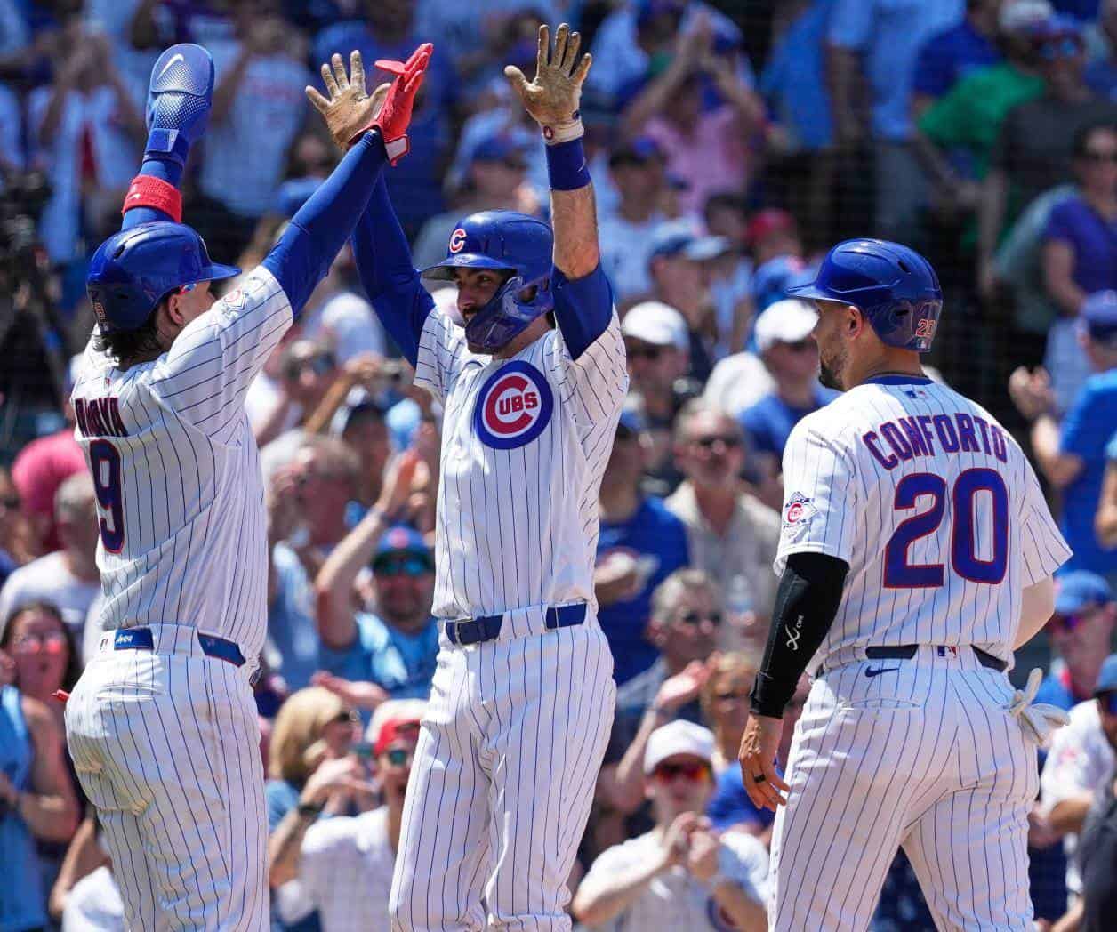 Swanson pega 3 jonrones  en paliza de los Cachorros