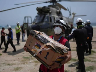 Equipos de rescate en Venezuela se aferran a la esperanza; EEUU rechaza críticas a Rodríguez