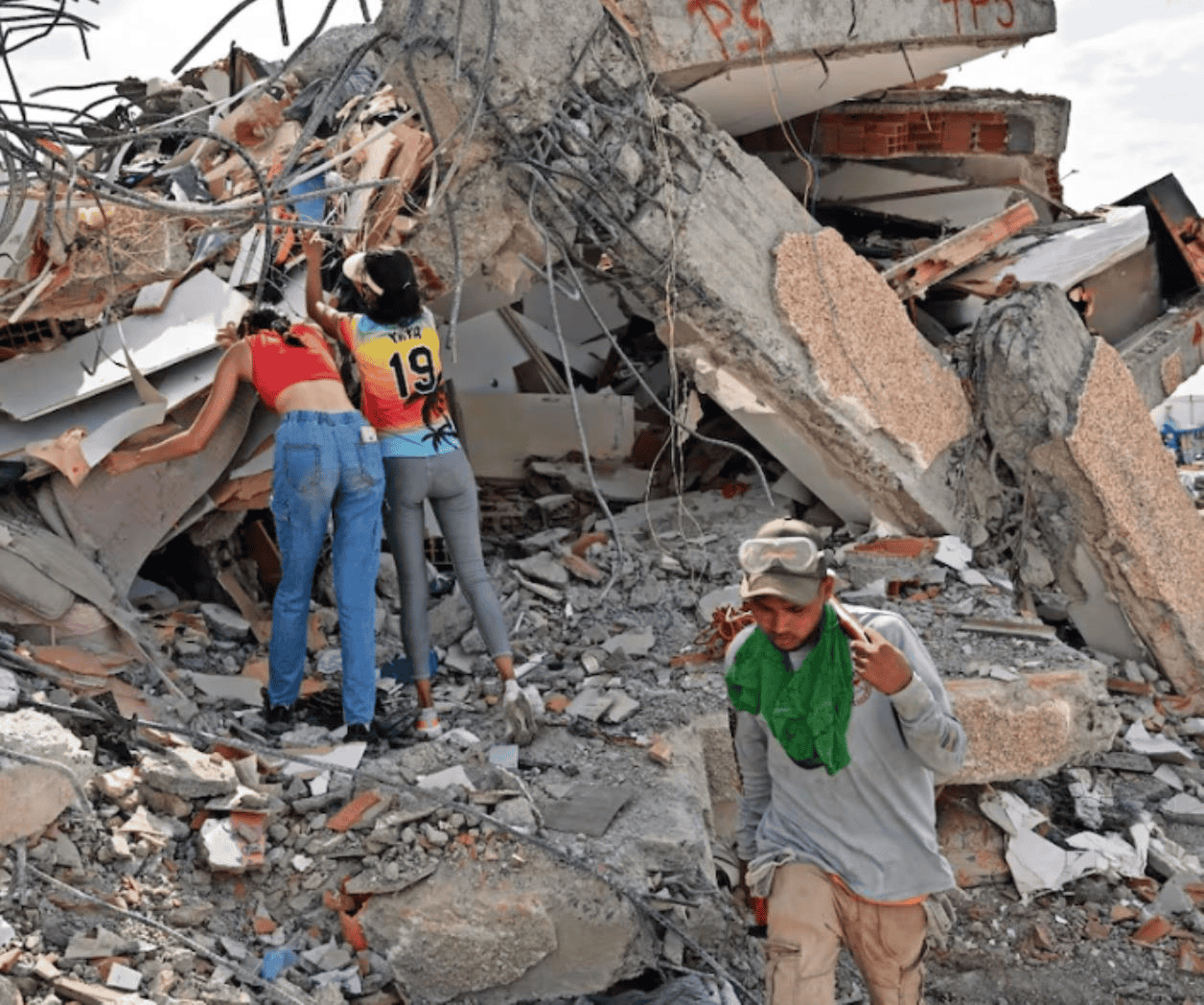 Gobierno venezolano eleva a 2.595 cifra de muertos