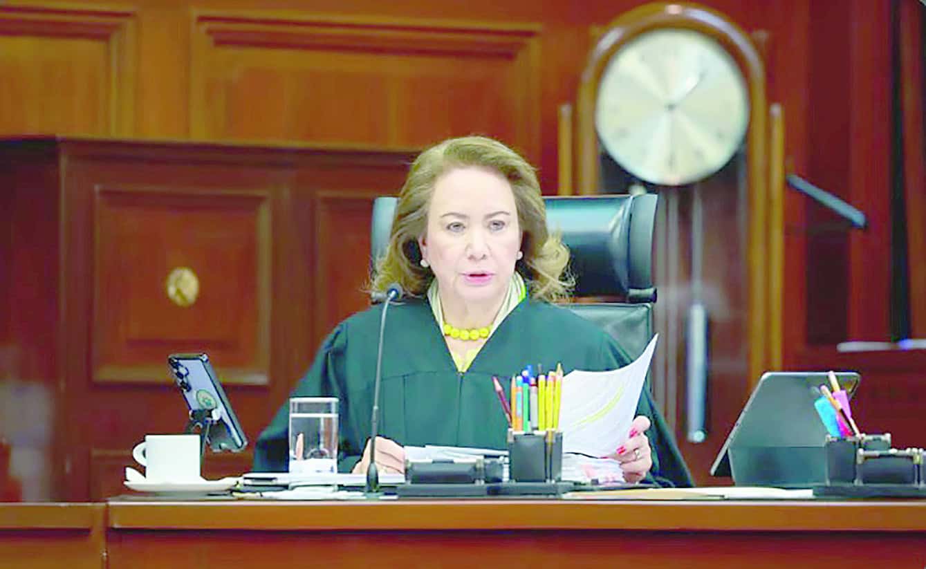 Esquivel defiende la seguridad jurídica en México