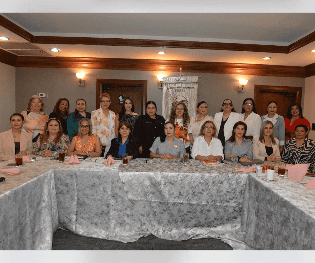 Realizan junta  del mes de julio