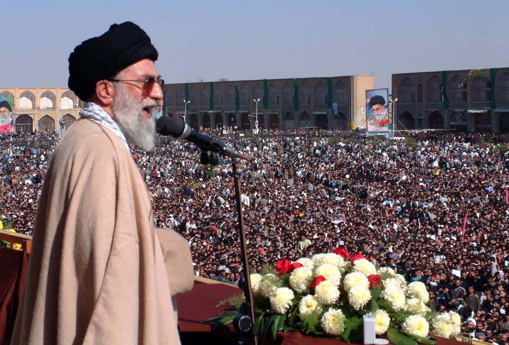 Irán inicia el funeral de Ali Jamenei Irán inicia el funeral de Ali Jamenei
