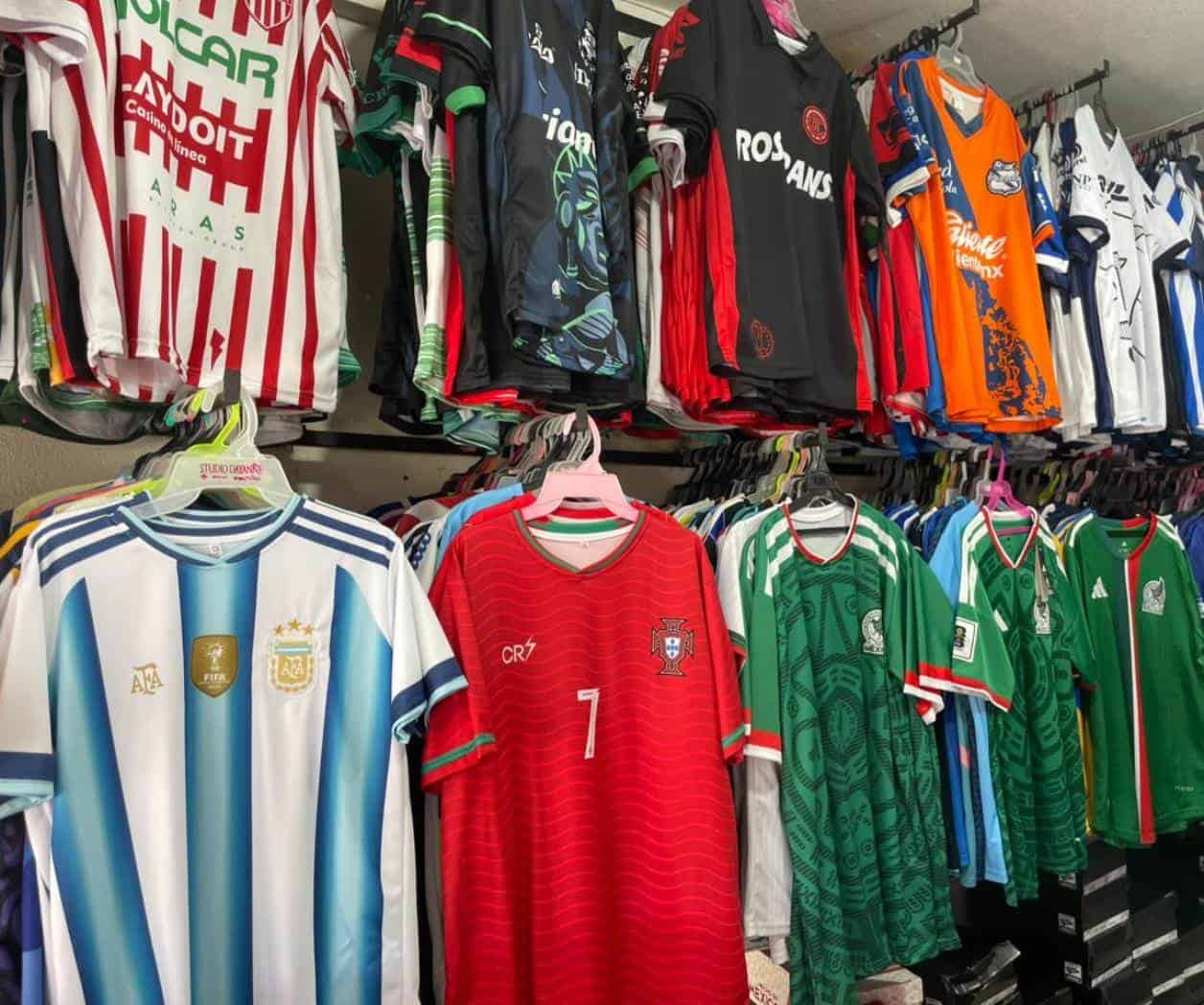 Dispara Mundial  venta de playeras