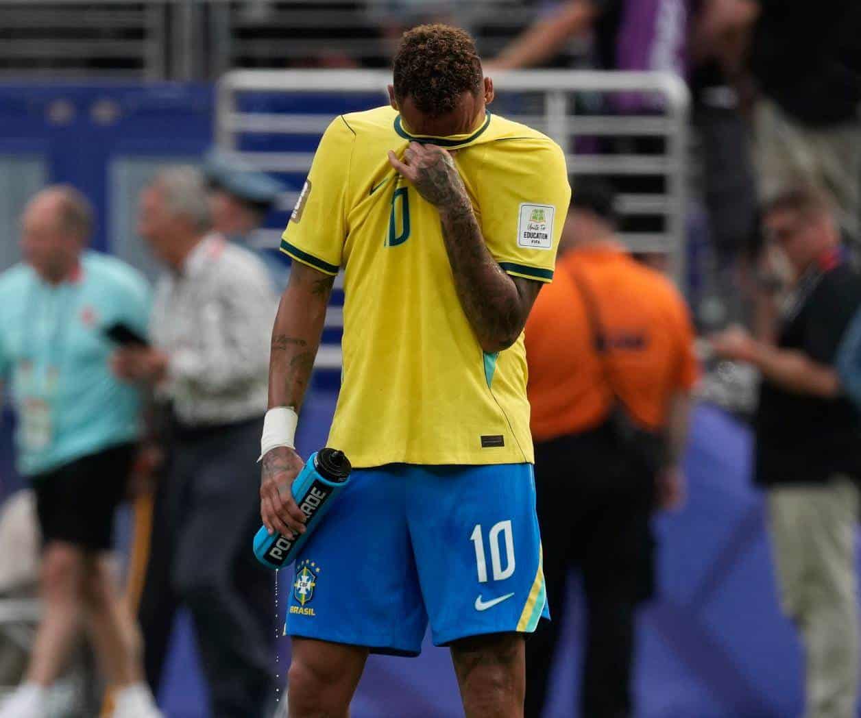 Neymar dice tras la eliminación en Mundial que dejará de jugar con Brasil
