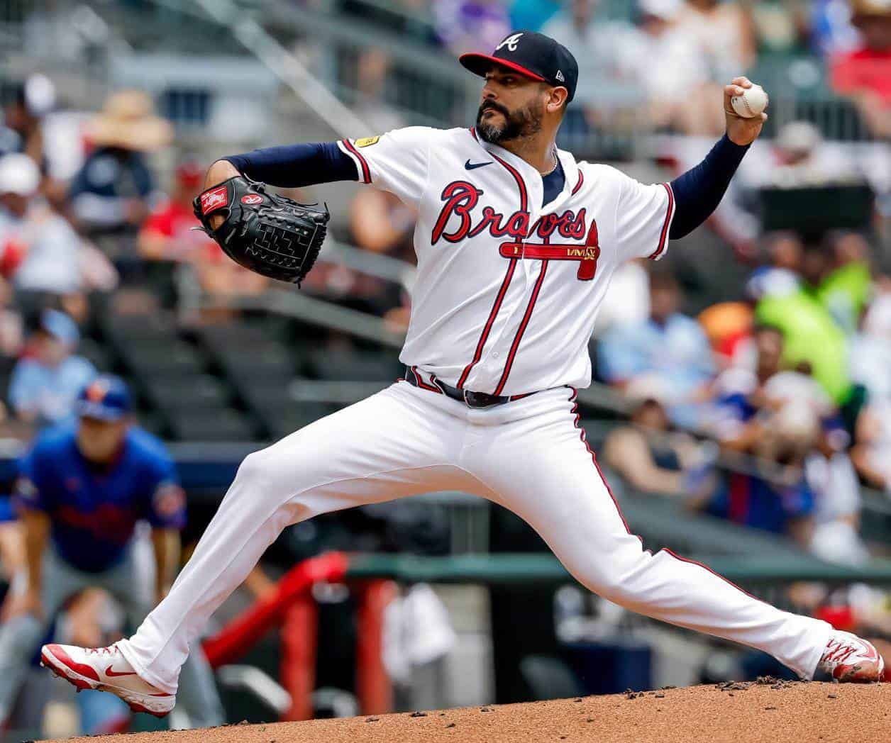 Los Bravos ponen a Martín Pérez en lista de lesionados
