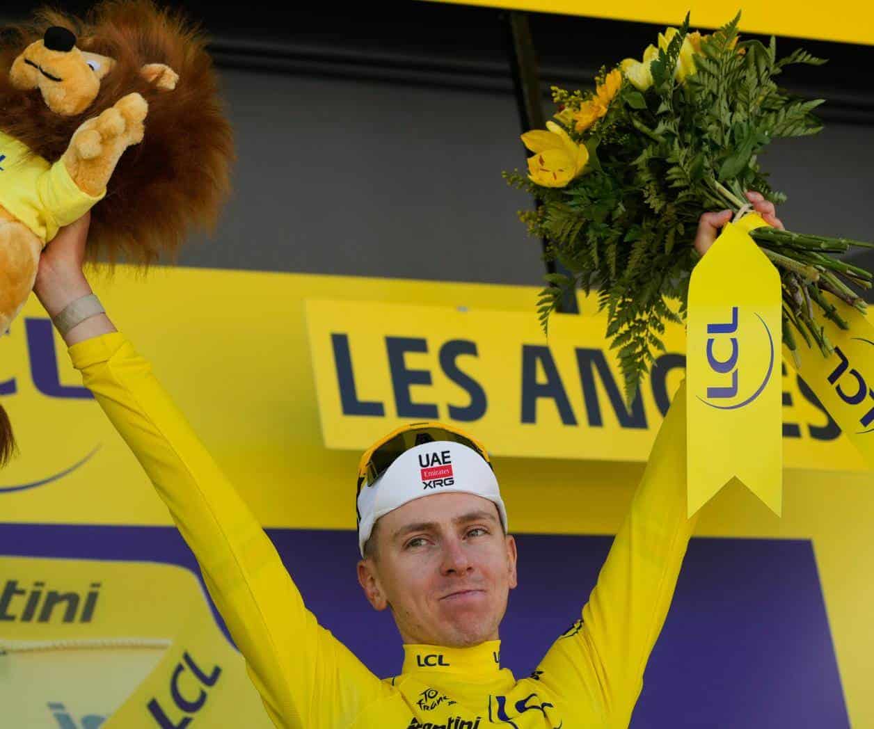 Pogacar gana la tercera etapa y se enfunda el maillot amarillo