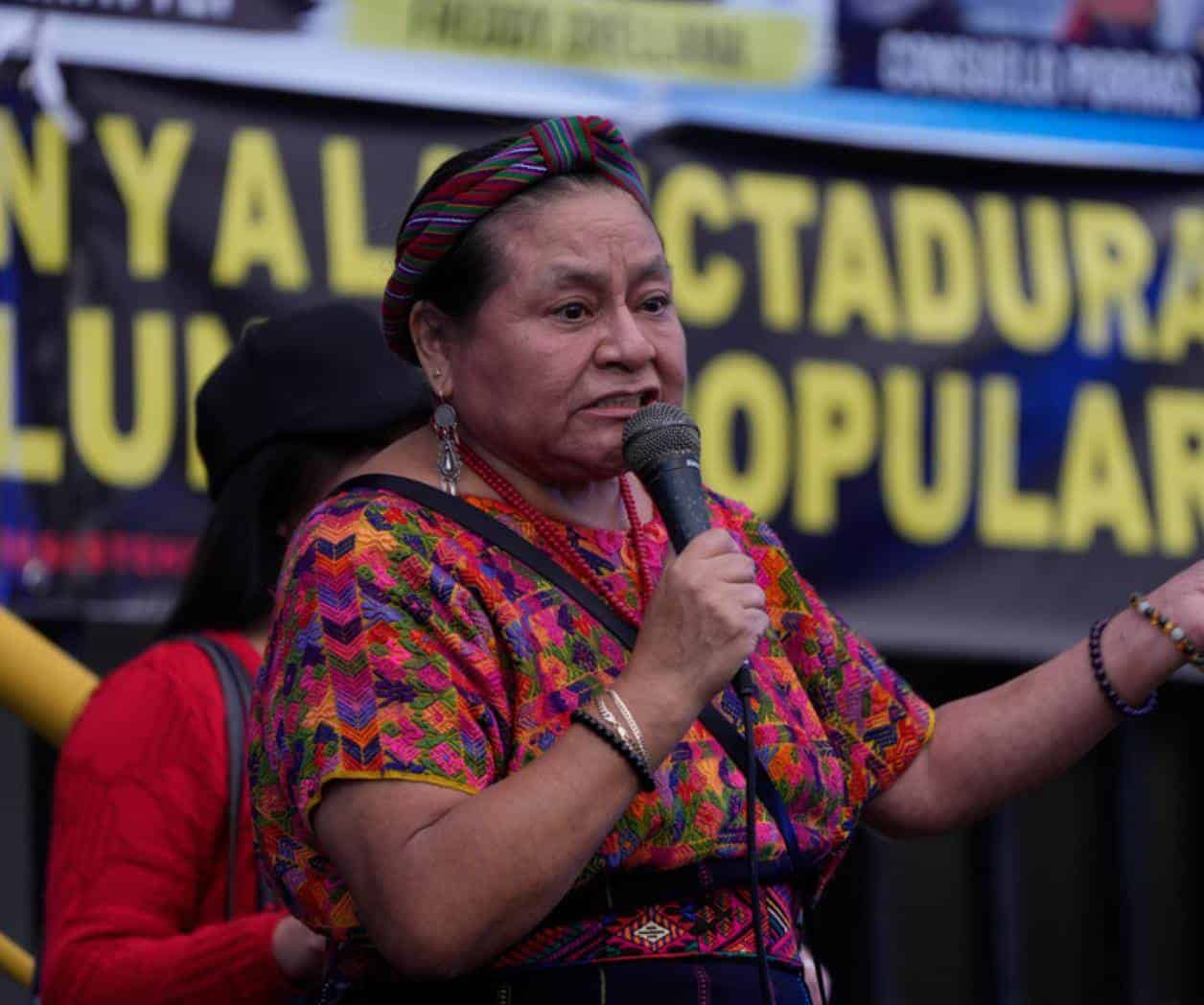 Premio Nobel de la Paz Rigoberta Menchú es homenajeada en Feria del Libro en Guatemala Premio Nobel de la Paz Rigoberta Menchú es homenajeada en Feria del Libro en Guatemala