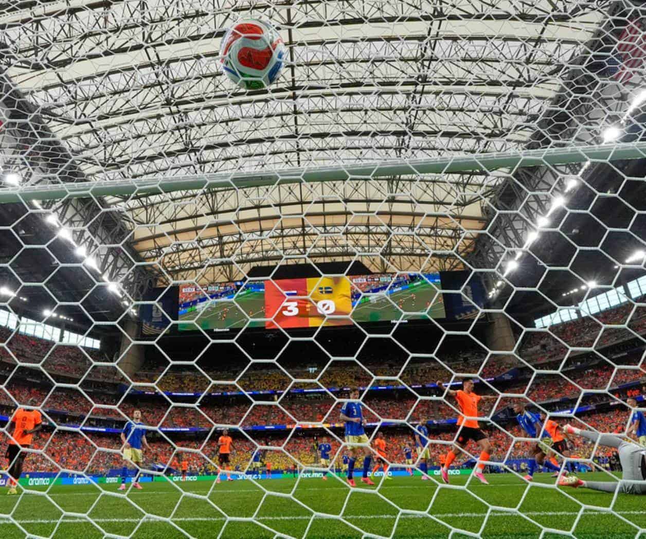 ¿Por qué los balones del Mundial siempre vuelven al campo durante los partidos?
