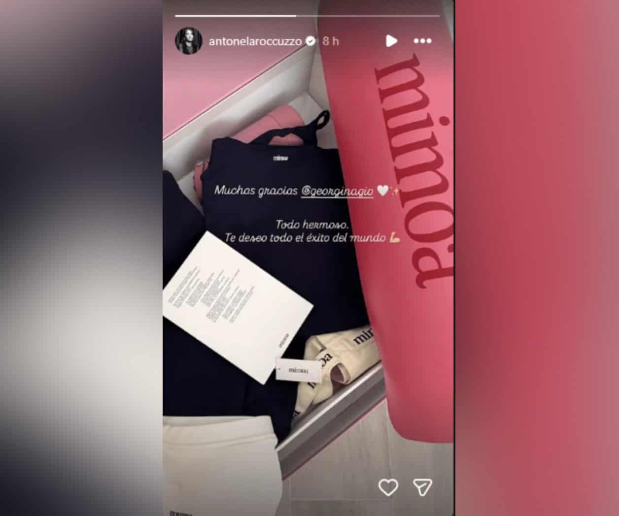 Esposa de Messi presume regalo de familia de Cristiano