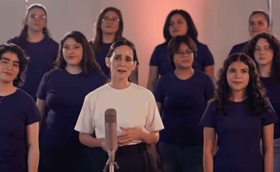 La Niña Futbolista: Julieta Venegas explica la verdad de la canción La Niña Futbolista: Julieta Venegas explica la verdad de la canción