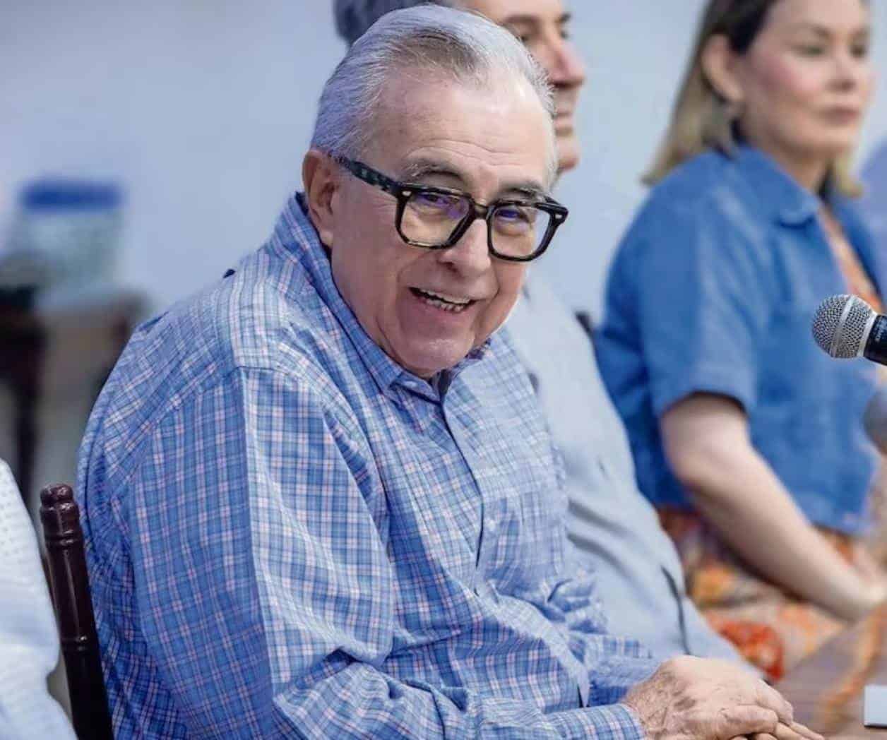 Asegura Rubén Rocha Moya que permanece en su casa de Culiacán