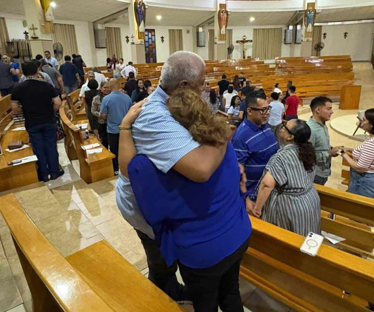 Renuevan amor en pareja y fortalecen matrimonios