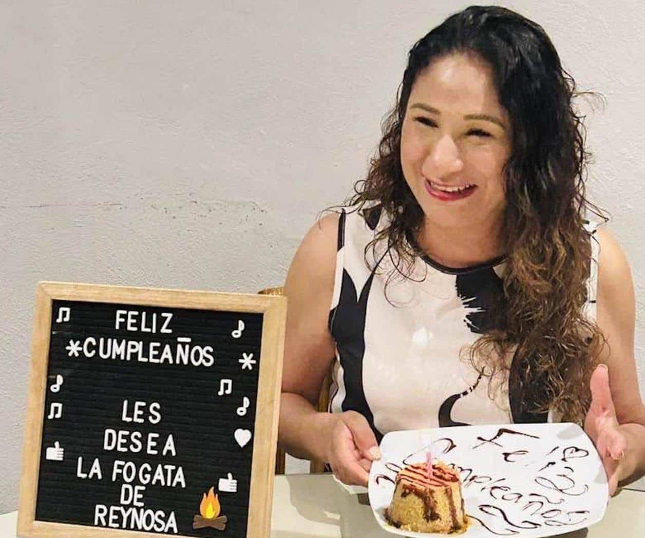 Le cantan las mañanitas