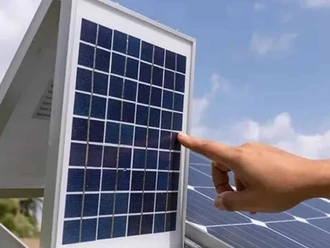 Proponen paneles solares a pagos en recibos de luz