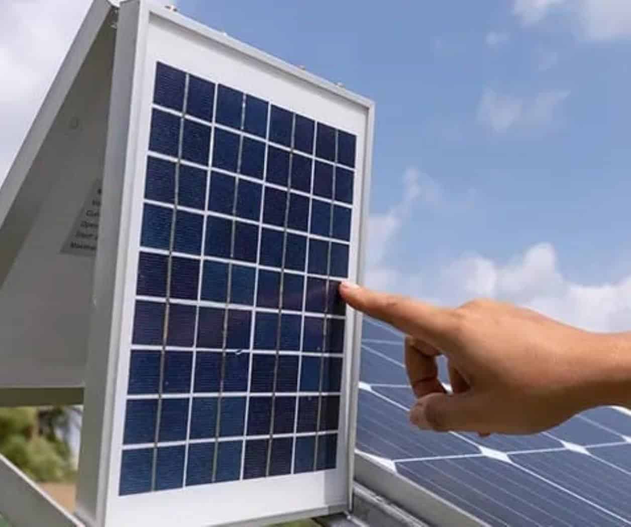Proponen paneles solares a pagos en recibos de luz