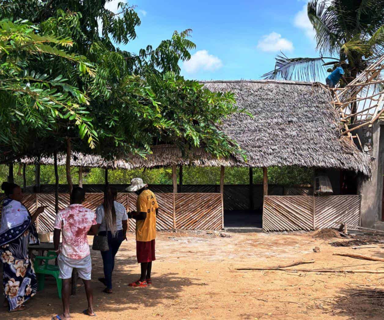 A medida que los océanos cambian, mujeres de las costas de África crean nuevos medios de sustento A medida que los océanos cambian, mujeres de las costas de África crean nuevos medios de sustento