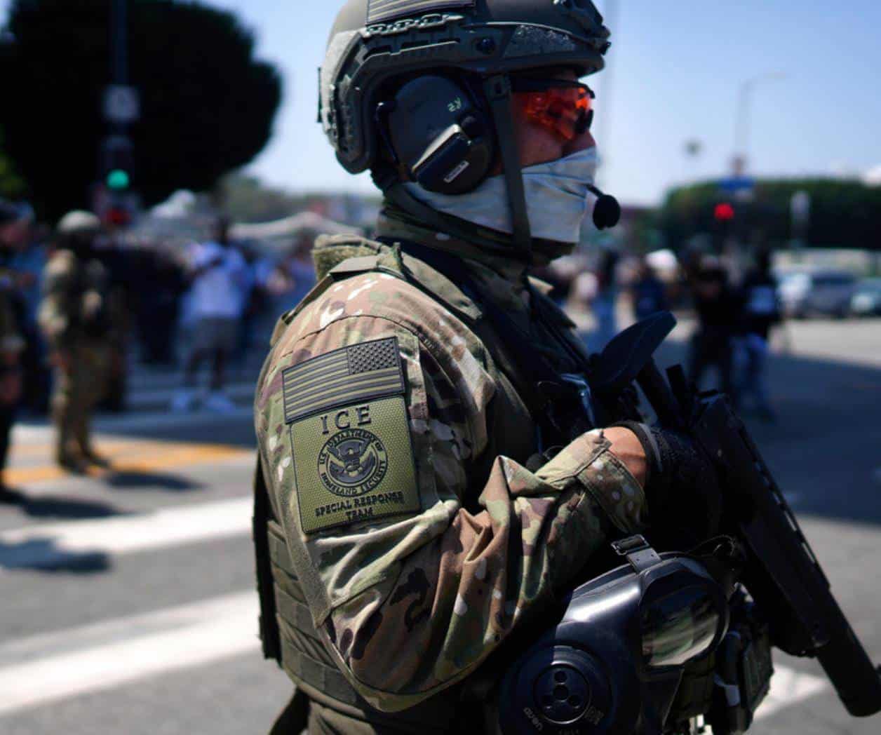 Indignación por la falta de cámaras corporales en agentes tras tiroteo fatal del ICE en Houston