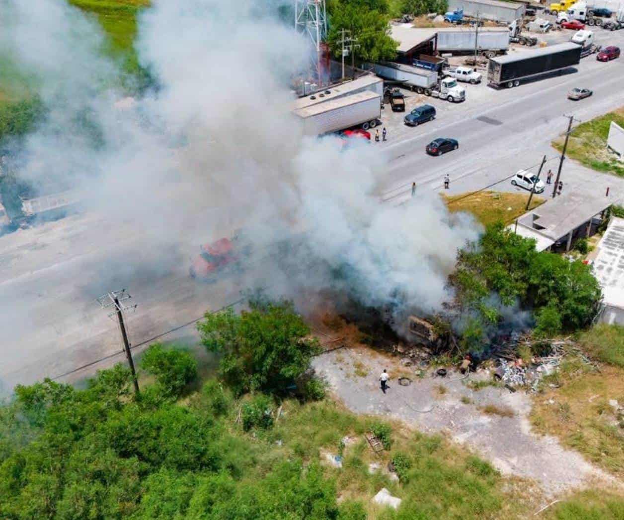 Arde camión