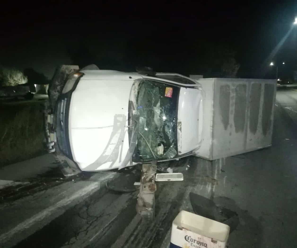  Grave volcadura deja tres lesionados en Río Bravo