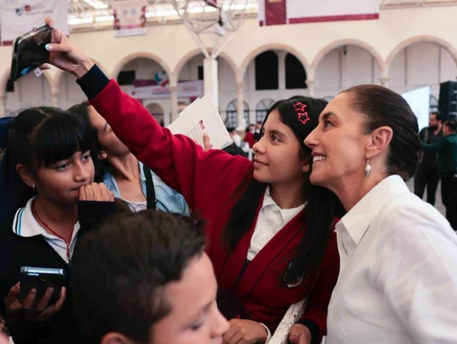 Anuncia Sheinbaum nueva beca para universitarios de Zacatecas
