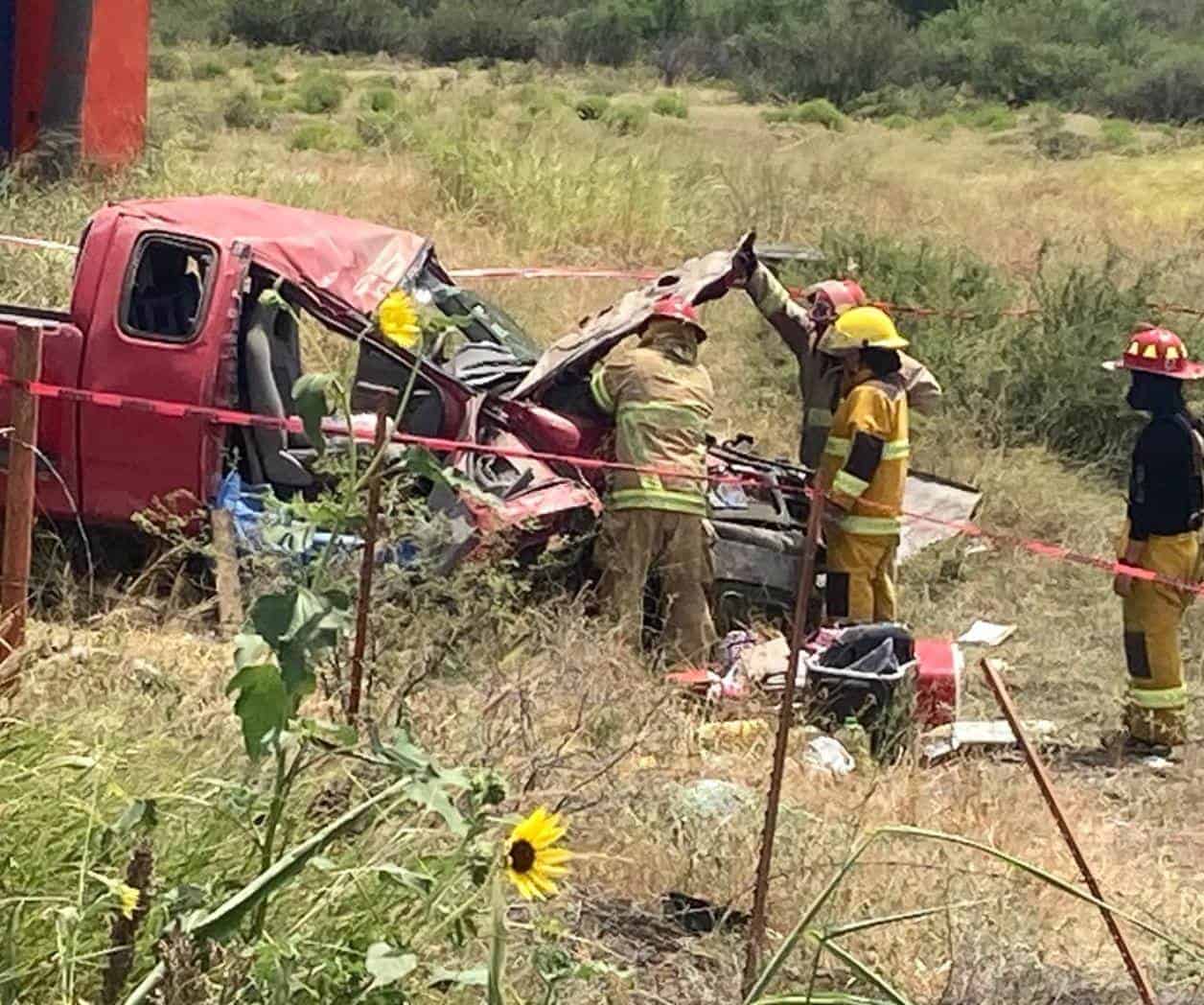 Muere aplastada en una volcadura Muere aplastada en una volcadura