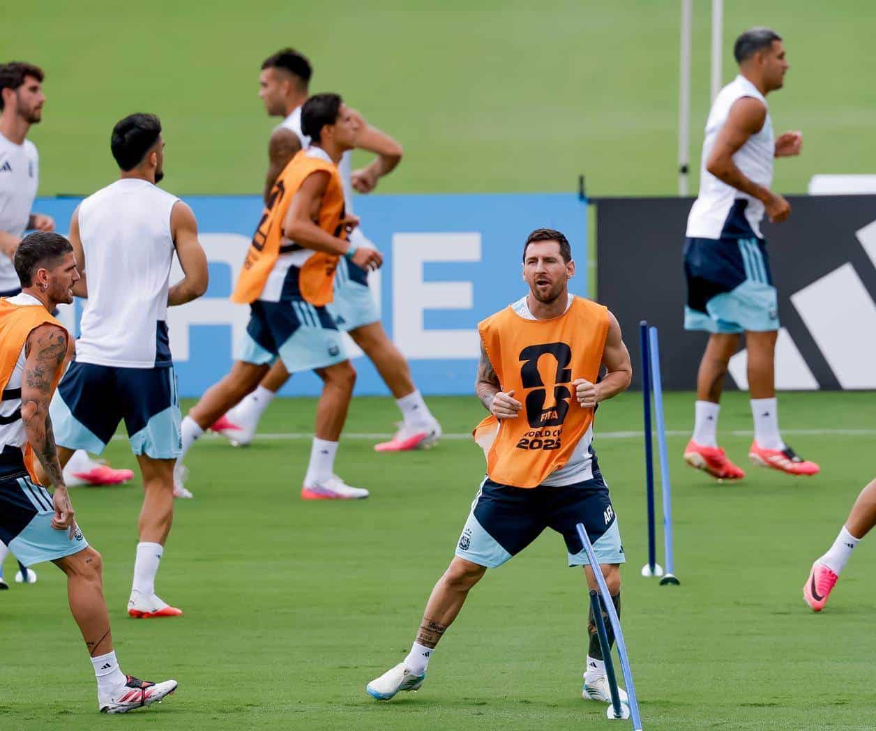 Argentina e Inglaterra por el pase a la final