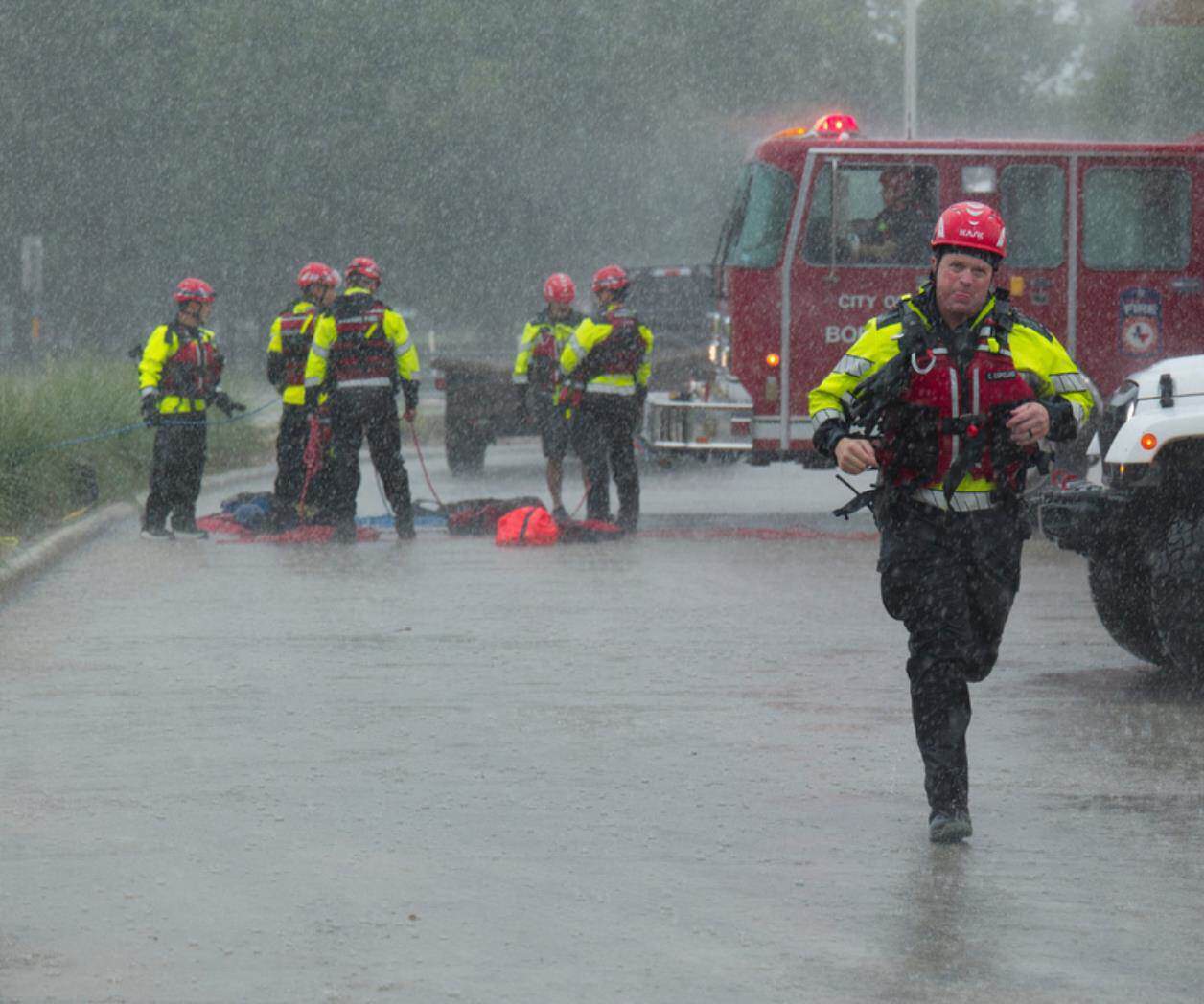 Inundaciones en Texas causan al menos 2 muertes en la región que fue devastada hace un año