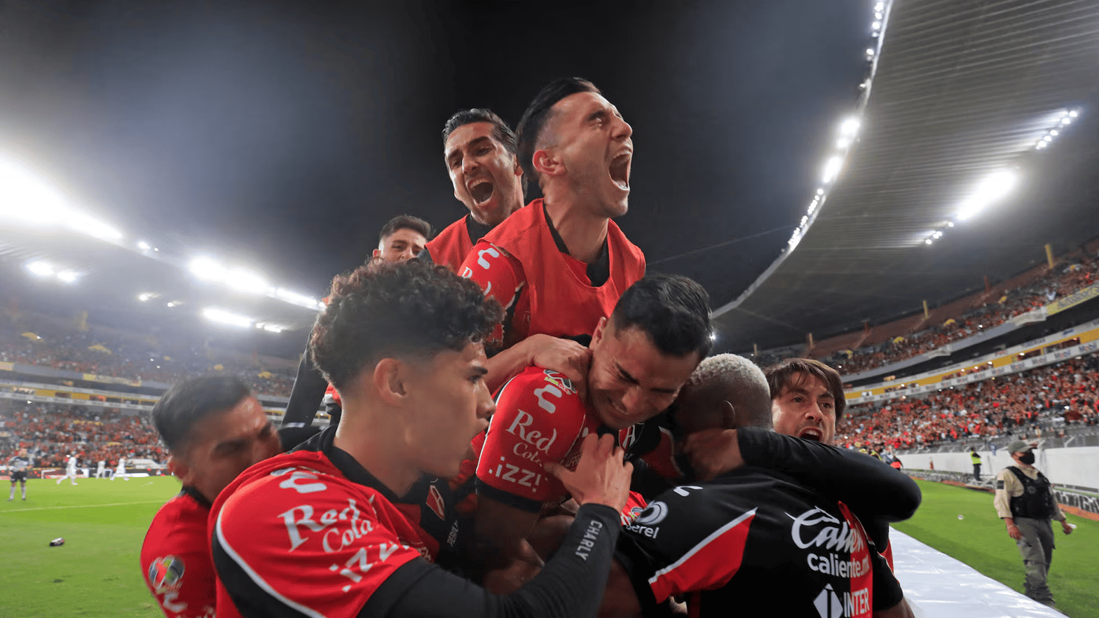 Atlas vence a domicilio al León en vibrante debut