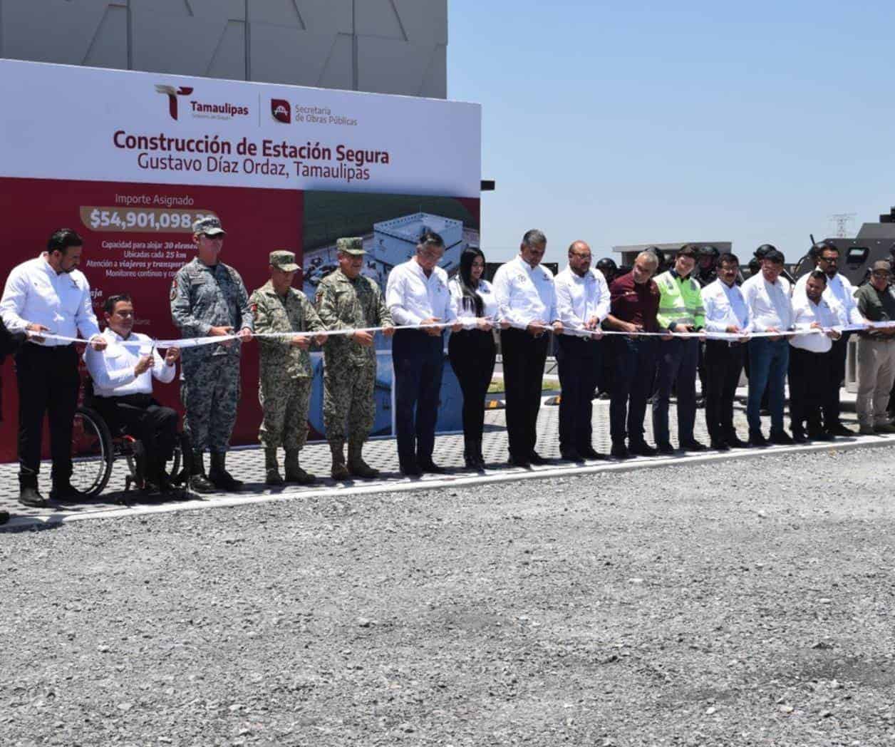 Entrega gobernador Estaciones Seguras en la Frontera Grande