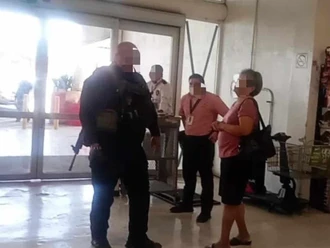 Sorprenden a abuelita robando café en Victoria