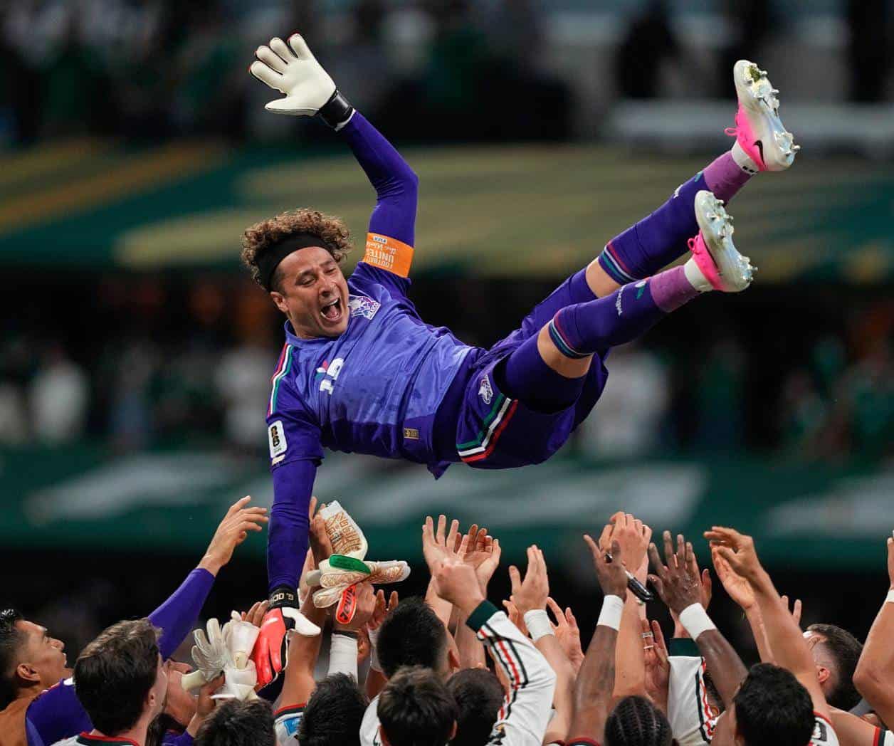 Guillermo Ochoa anuncia su retiro