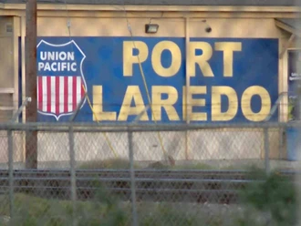 Acusan a 11 por muertes de 7 migrantes en contenedor ferroviario de carga en Texas