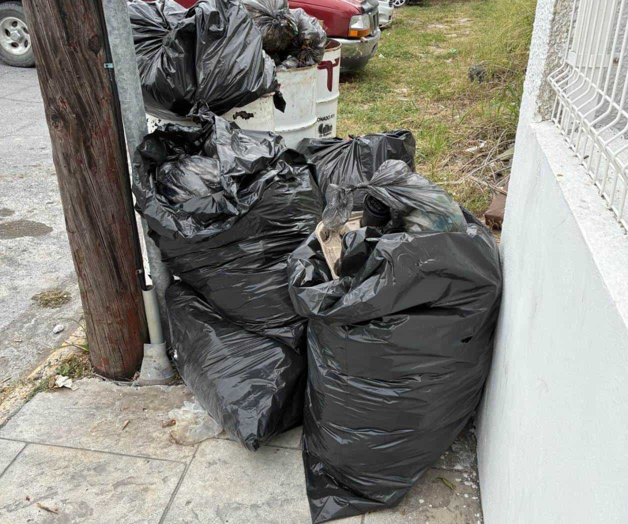 Acumulan basura de más de una semana