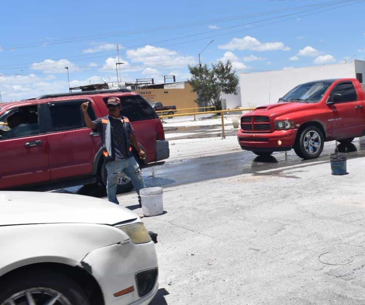 Tapa baches para ayudar...  y sobrevivir